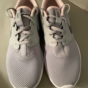 Nike women’s golf shoes